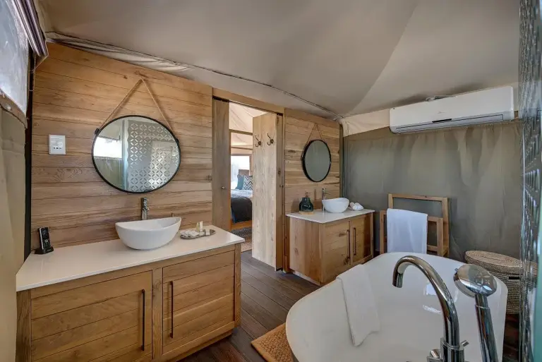 Kingfisher Retreat by Sharjah Collection bathroom