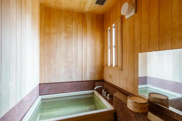Private bath area in Kinjohro