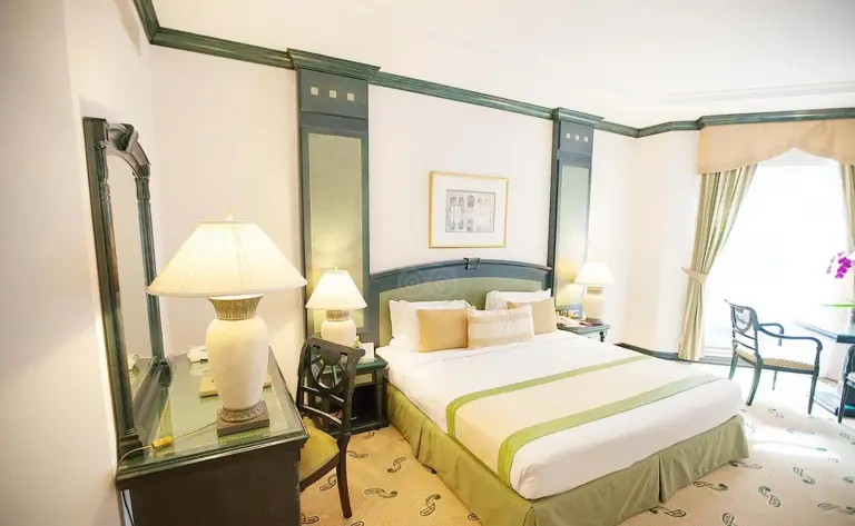 Knight Castle Hotel - Formerly known as Carlton Palace Hotel