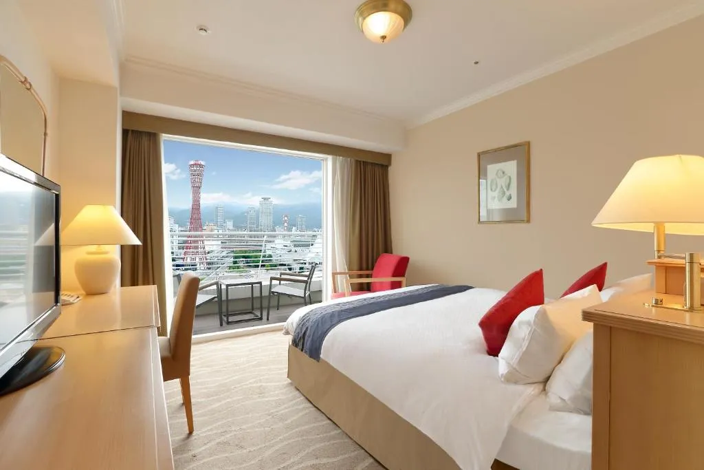Deluxe room at Kobe Meriken Park Oriental Hotel with view