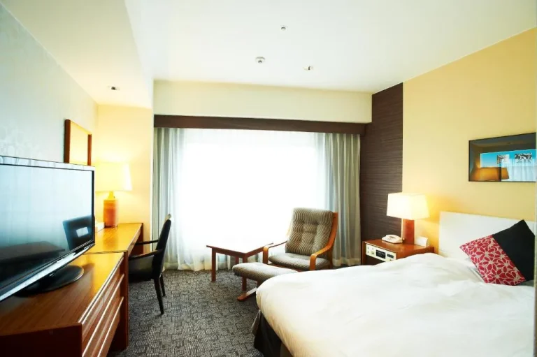 Cozy guest room with view at Kobe Portopia Hotel
