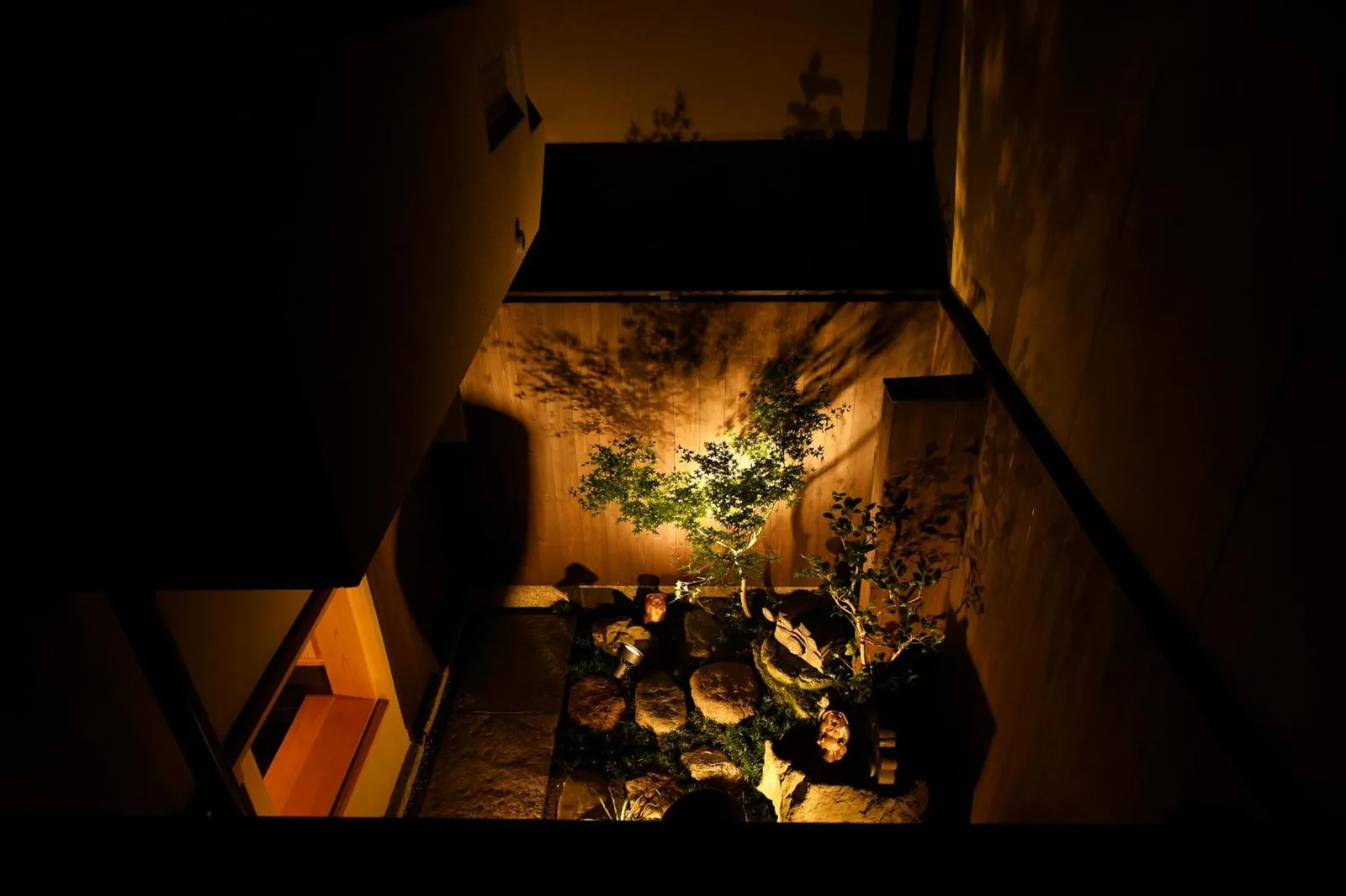 Blick auf den Zen-Garten von Kuraya Omiya Shimabara