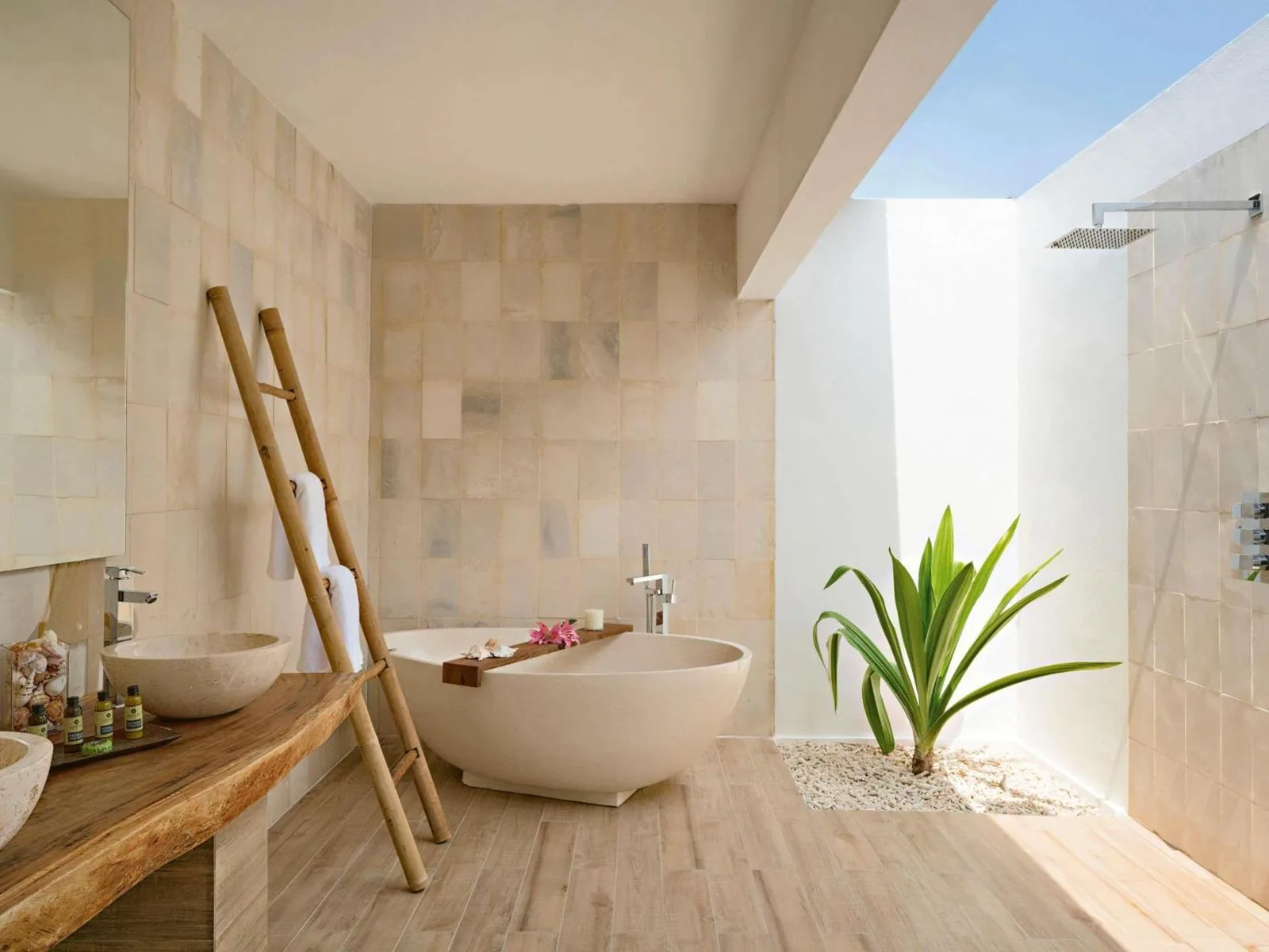 Baño elegante en Kuredhivaru Resort and Spa