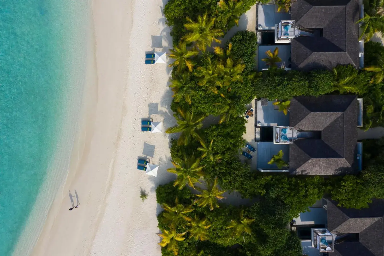 Vista junto a la playa de Kuredhivaru Resort and Spa