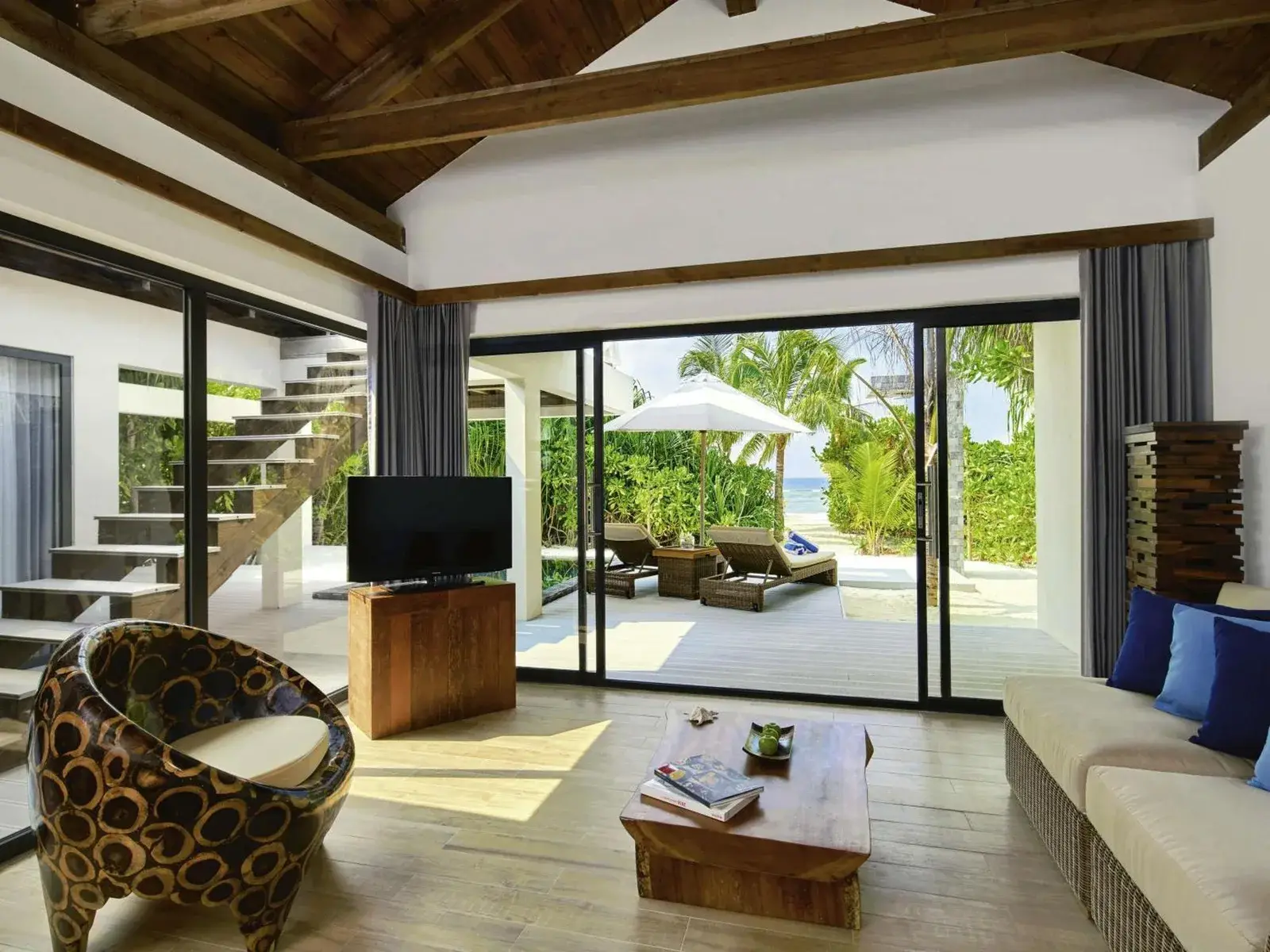 Interior de una villa en Kuredhivaru Resort and Spa