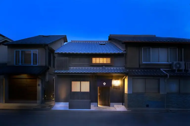 Vue extérieure en soirée de Kyo no Ondokoro GOSHONISHI #6 à Kyoto