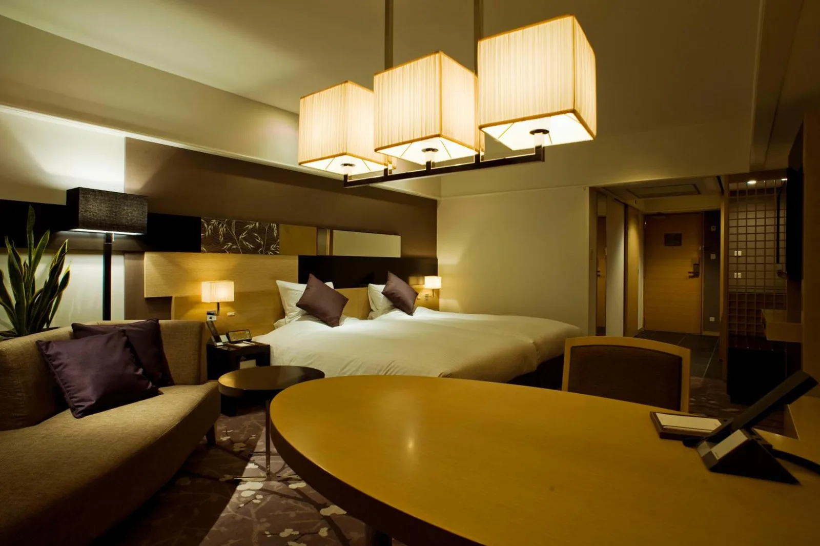 Zona de estar en la habitación de Kyoto Brighton Hotel