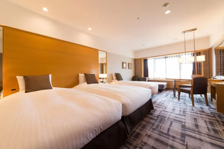 Habitación triple en Kyoto Brighton Hotel