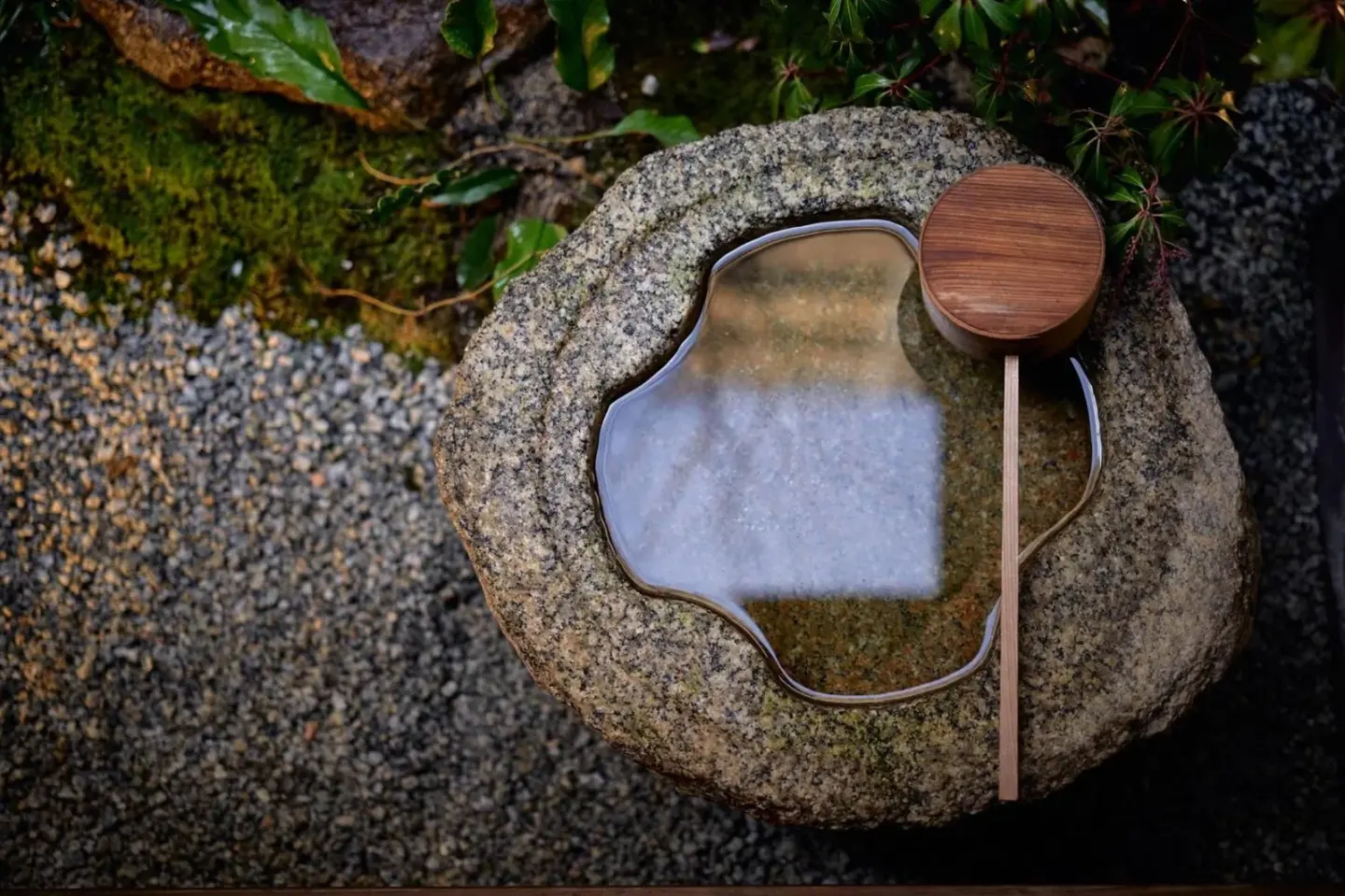 Kyoto Machiya Fukune stone basin with water
