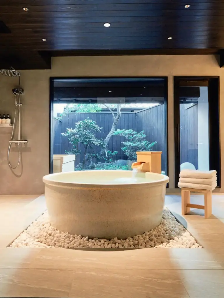 Área de baño relajante en Kyoto Machiya Kamogawa Gardens