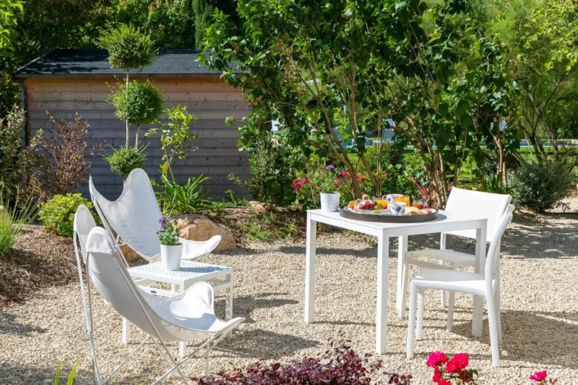 Snack table setup in the garden at La Bastide de Damien