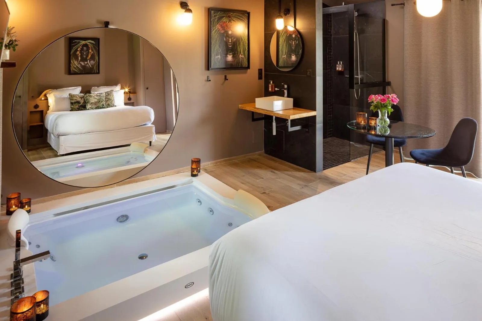 Jacuzzi Suite