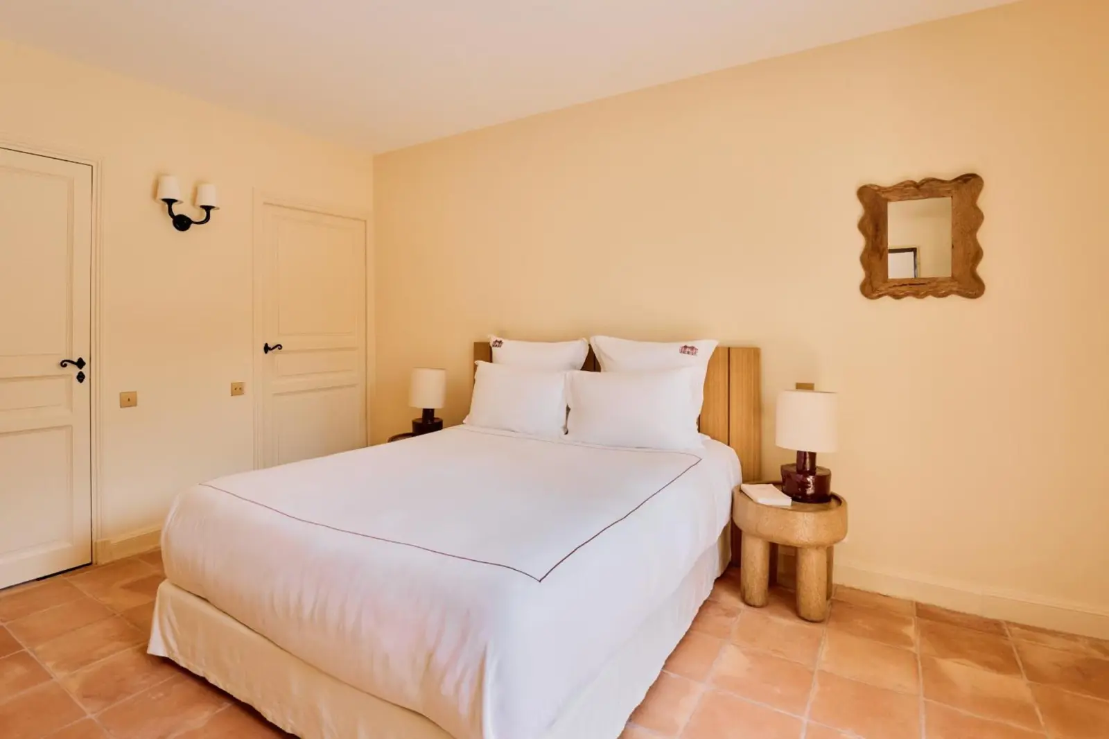 Habitación doble en La Bastide de Saint Tropez con un diseño acogedor
