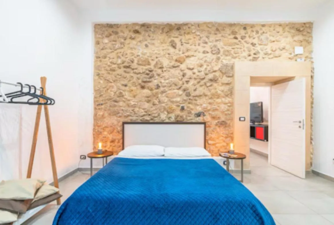 La Casa Di Eva In Via Nizza welcoming hotel room