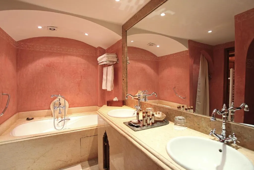 Bathroom in La Maison Arabe Hotel