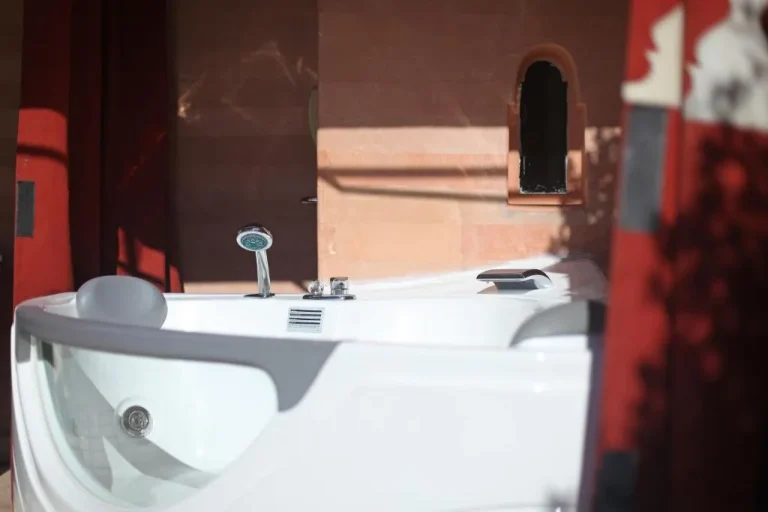 Jacuzzi at La Maison Arabe Hotel