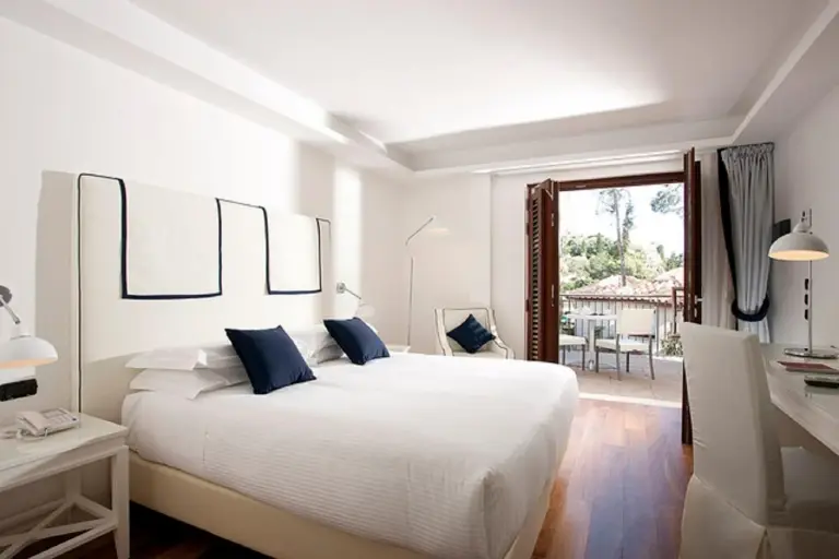 Superior room at La Plage Resort, Taormina