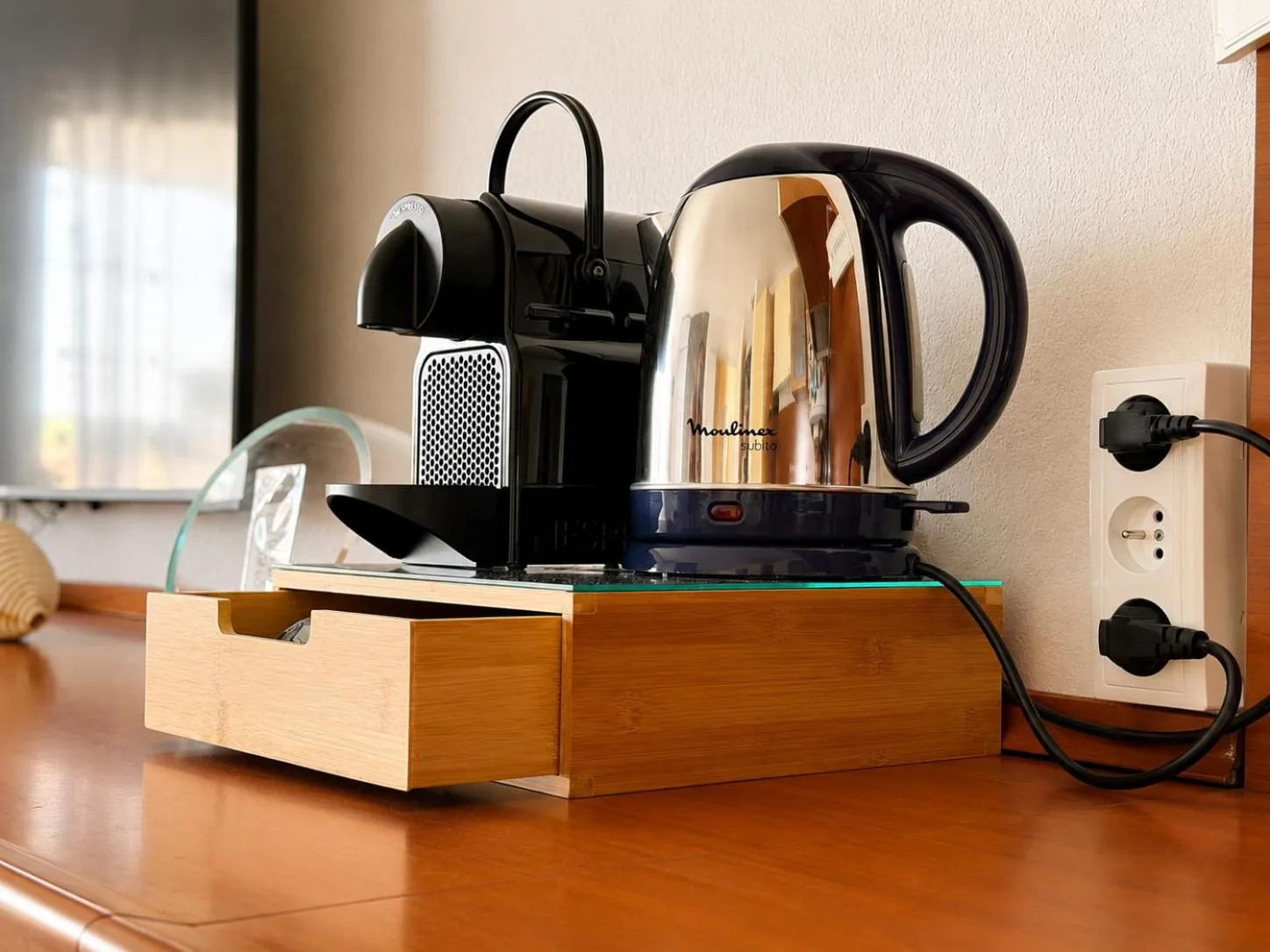 La Terrasse Bleue hotel kettle and coffee machine setup