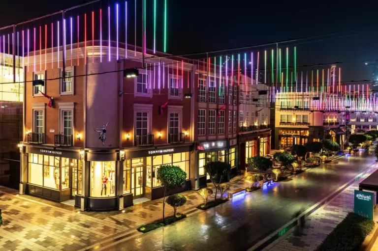CITY WALK Dubai illuminé la nuit