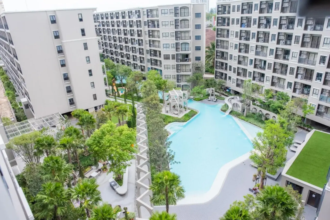 Exterior view of the swimming pool at Lacasita484 In Huahin in Hua Hin