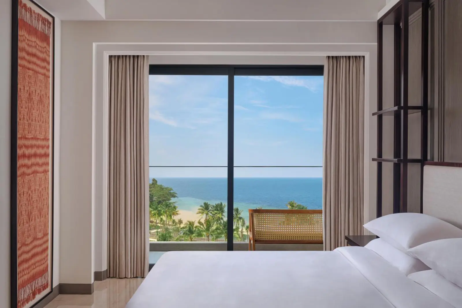 Chambre avec vue sur l'océan au Lampung Marriott Resort & Spa
