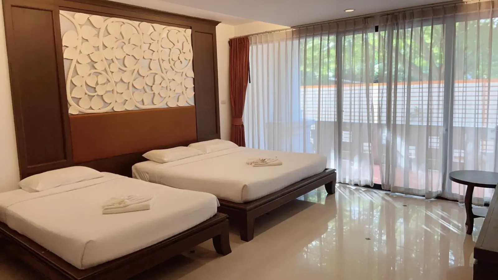 Gästezimmer mit Annehmlichkeiten im Lanna Hotel von Kasalong Resort und Spa Pattaya