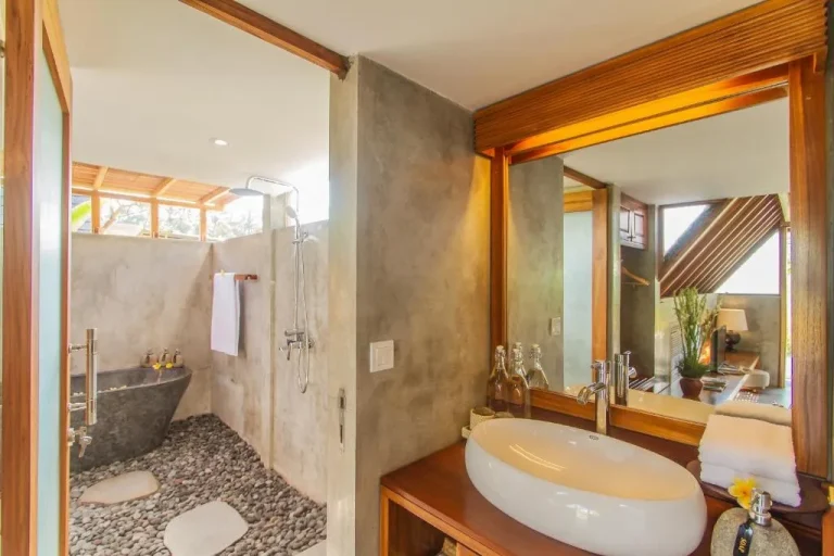 Lasamana Villas Ubud bathroom with modern amenities