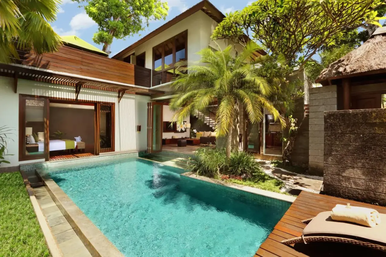 Ruhiger Poolbereich und Villa in Le Jardin Villas Seminyak