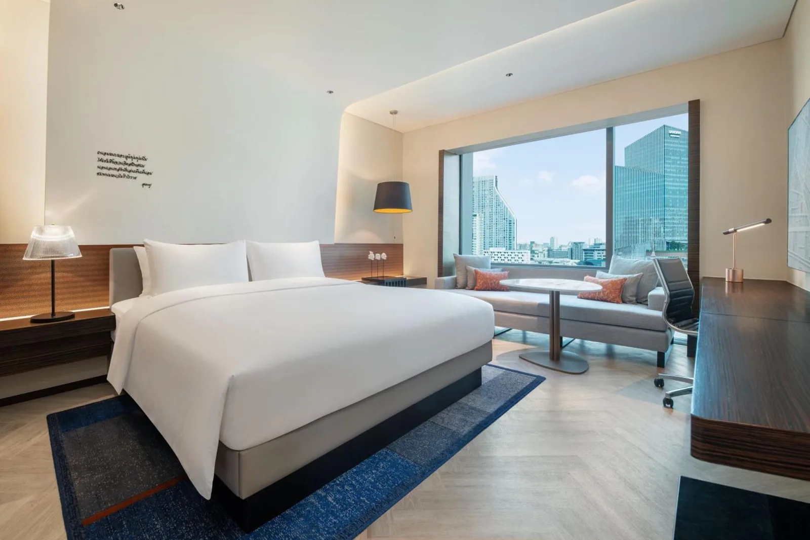 Le Meridien Bangkok modern guest room with city view