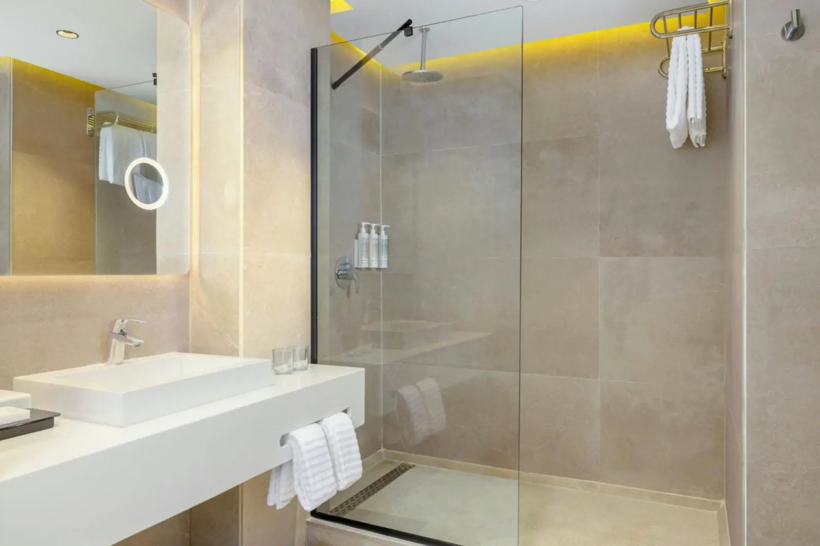 Modern shower at Le Meridien Casablanca