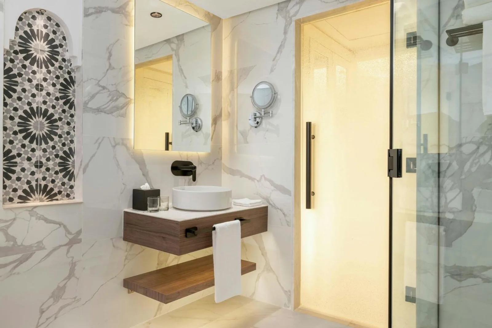 Espace douche au Le Meridien N'fis Marrakech