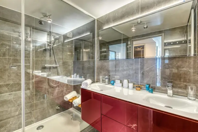 Instalaciones del baño en Le Panorama du Lac en Annecy