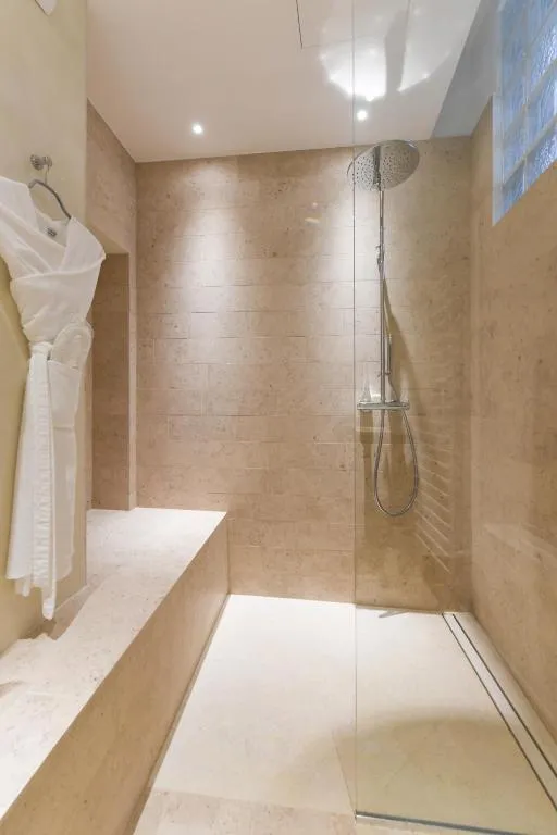 Shower area at Le Petit Nice - Passedat in Marseille
