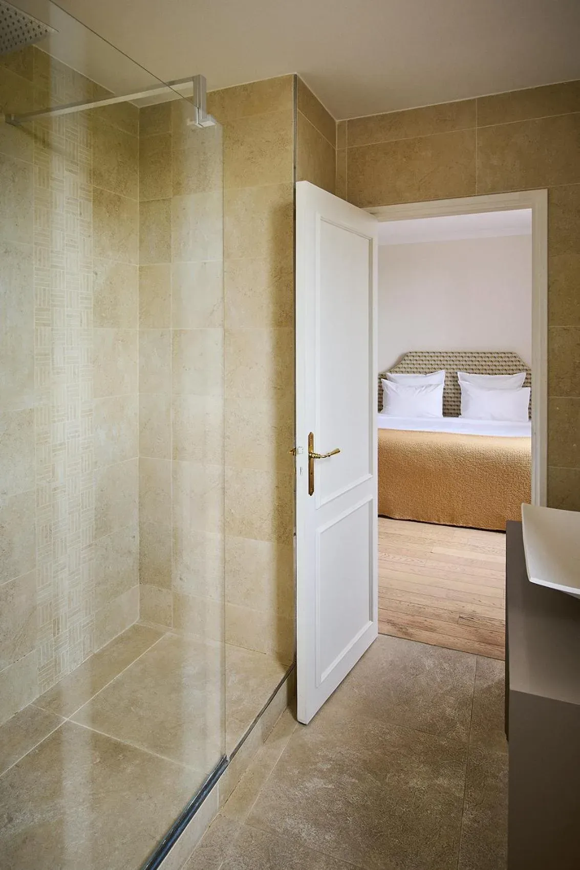 Le Pigonnet - Esprit de France Badezimmer mit modernem Design