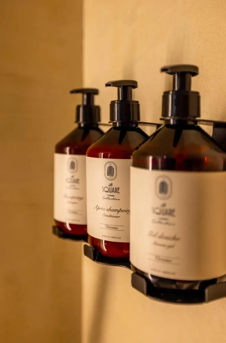 Amenidades de baño en Le Square By Onomo Collection