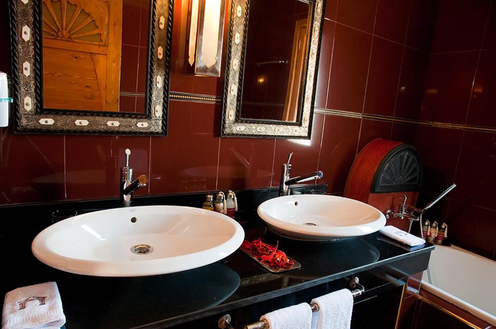 modernes Badezimmer im Le Temple Des Arts in Ouarzazate