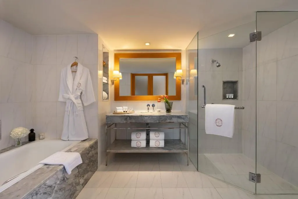 Baño elegante en lebua at State Tower