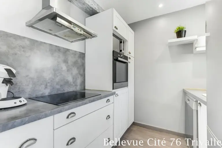 Cuisine bien équipée de Bellevue Cité 76 Trivalle