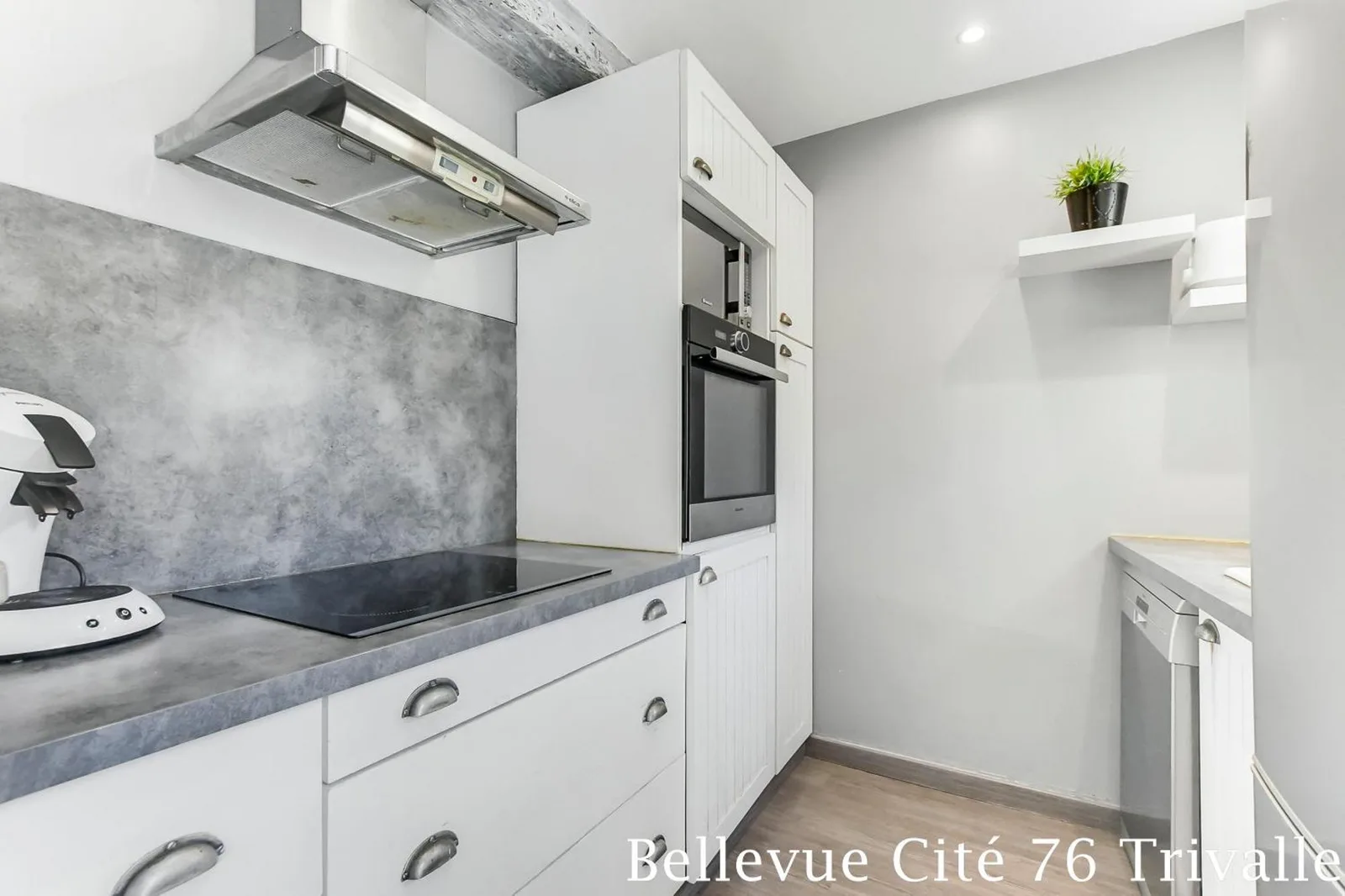 Cuisine bien équipée de Bellevue Cité 76 Trivalle