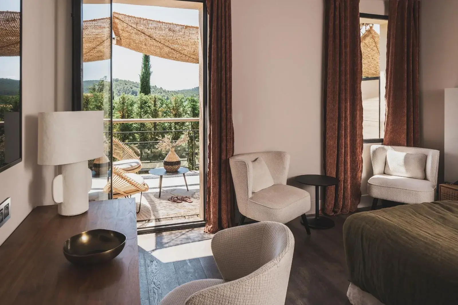 Chambre d'hôte accueillante avec vue aux Lodges Sainte-Victoire Hotel & Spa à Aix-en-Provence