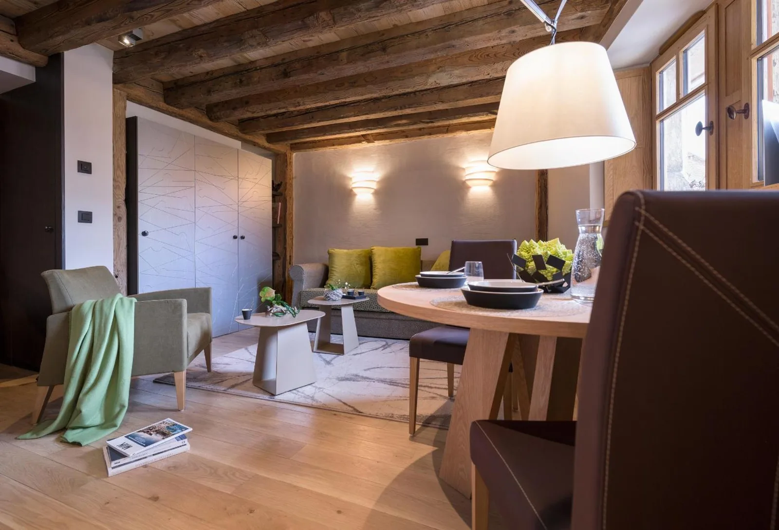 Encantadora zona de estar en Les Loges Annecy Vieille Ville con asientos acogedores