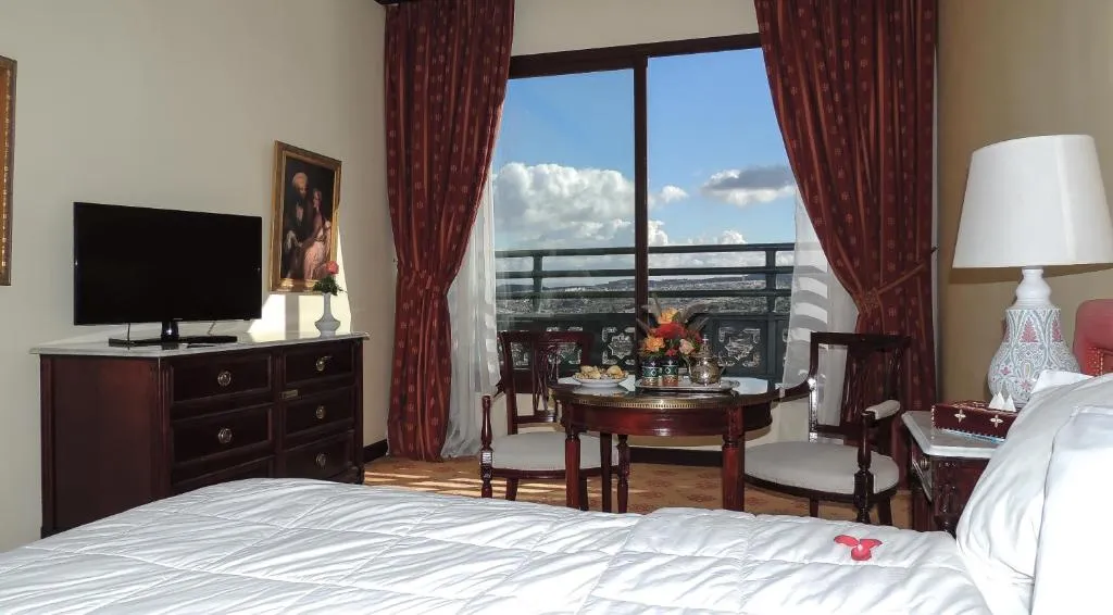Suite familiar de Les Mérinides con asientos y vista