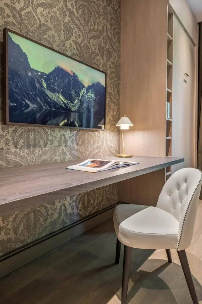 Sophisticated desk in Les Suites de l'Ile Barbe hotel, Lyon