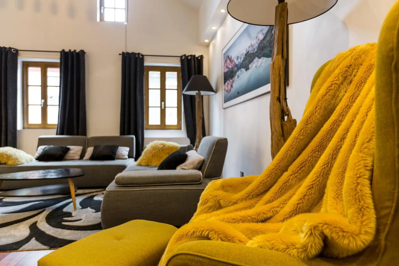 Cozy area in Les suites sainte claire in Annecy