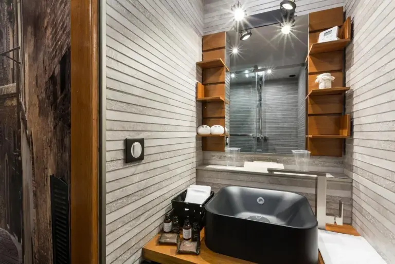 Modern Bathroom