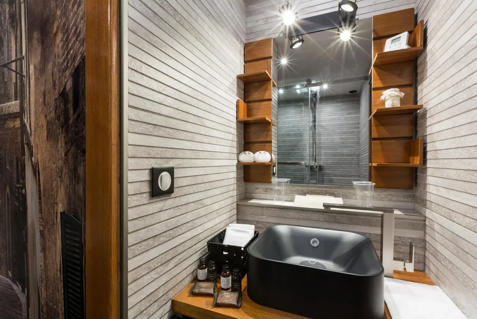Modern Bathroom