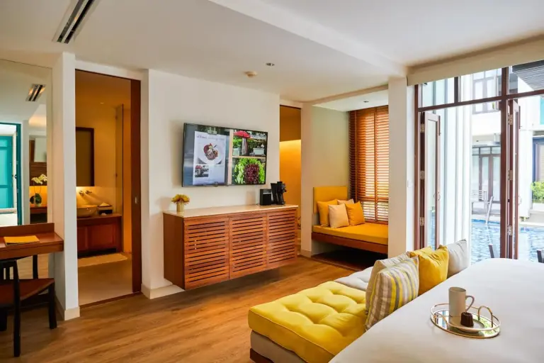 Cómoda zona de estar en la habitación de Let's Sea Hua Hin Al Fresco Resort