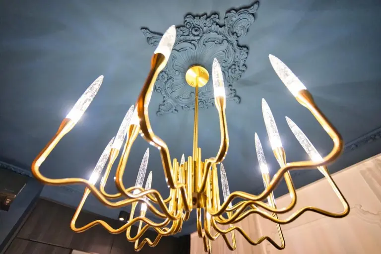 Artistic chandelier at Life VOYAGE & Spa in Strasbourg