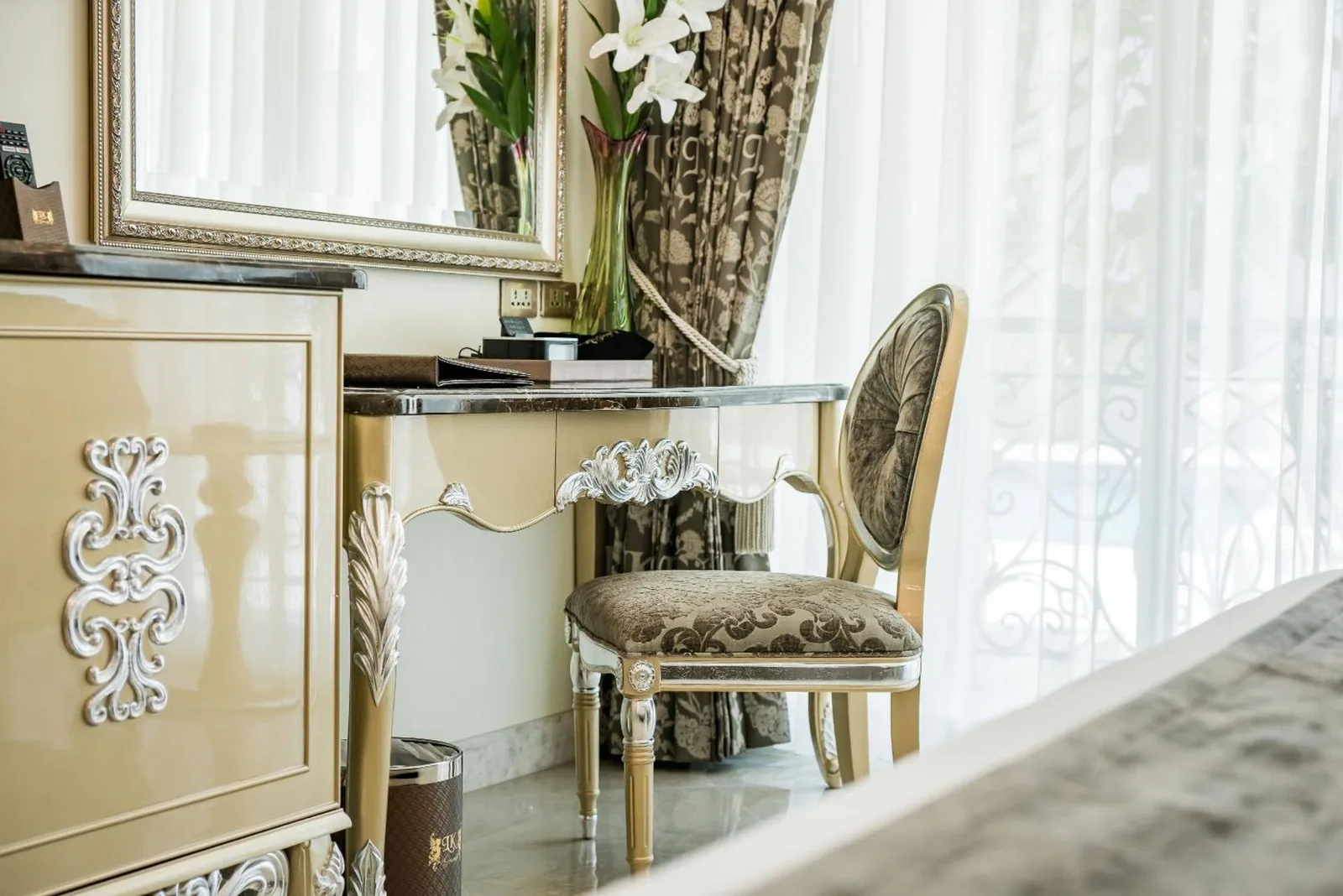 LK Emerald Beach - SHA Extra Plus in Pattaya room desk and chair with luxury decor