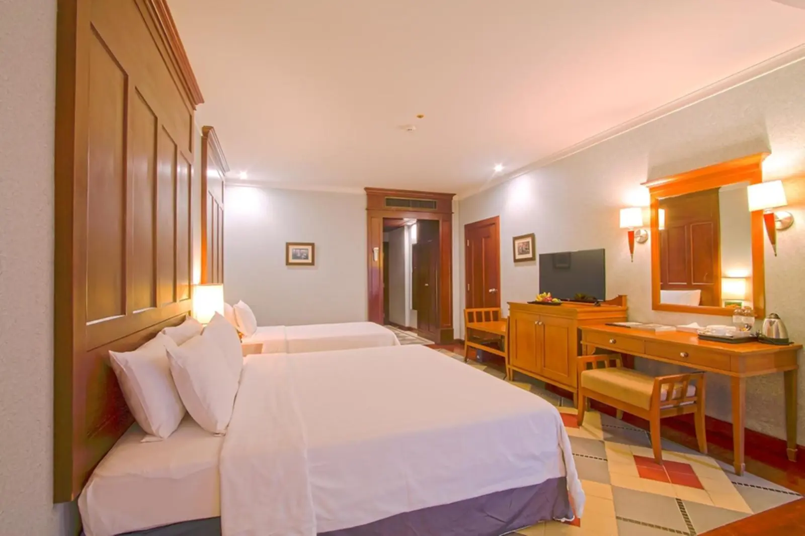 Stylisches Hotelzimmer im Long Beach Garden Hotel & Pavilions